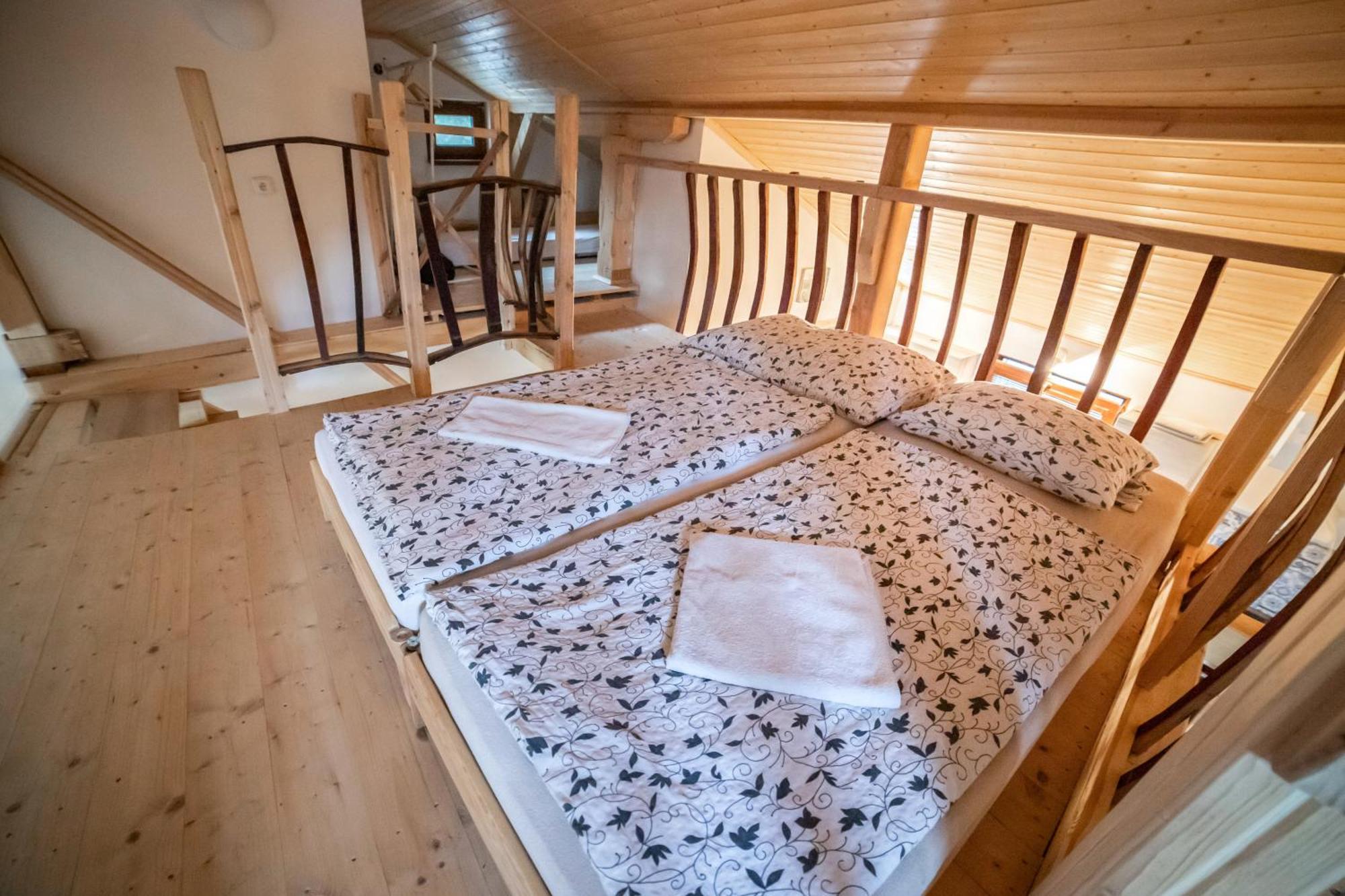 Vinny Sklep Kovarna - Nad Presovnou Rohatec Exterior foto