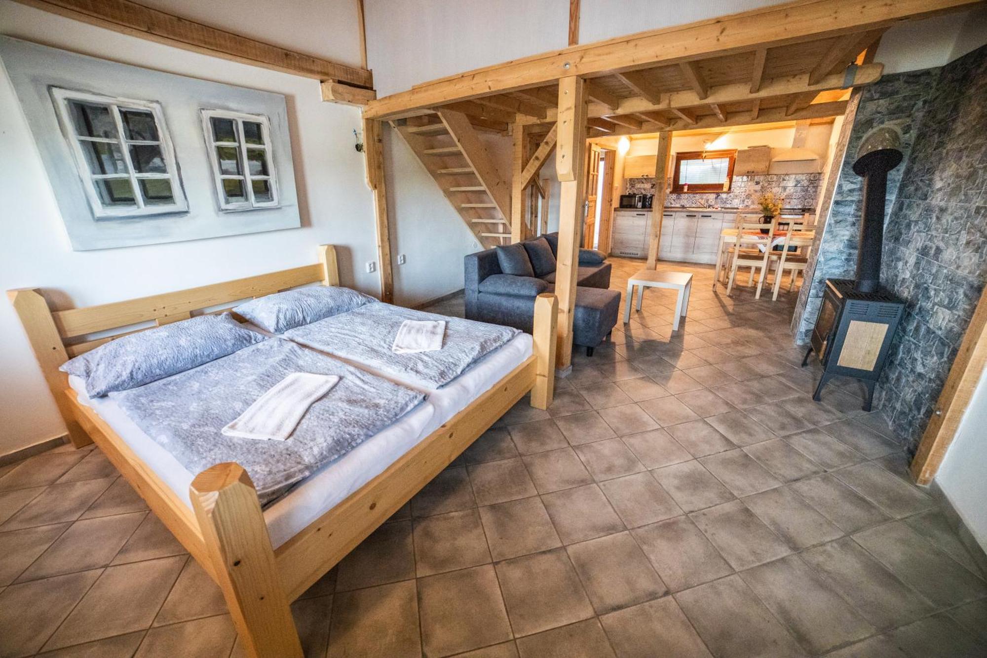 Vinny Sklep Kovarna - Nad Presovnou Rohatec Exterior foto